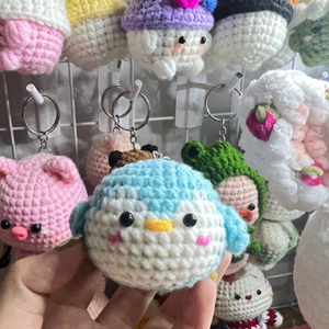 Porte-clés animal en crochet fait main du Vietnam, amigurumi en peluche, pendentif animal mignon en fil, idée cadeau souvenir personnalisé - Product Image 4