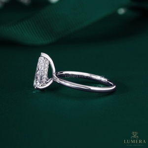 แหวนเพชรทรงลูกแพร์คลาสสิกแบบสี่ขา 14K 18K ทองคำขาว เครื่องประดับเจ้าสาว รับผลิตแบบ OEM ODM - Product Image 2
