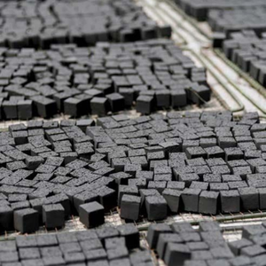 Carbón de madera dura de Tamarin 100% carbón de alta calidad para asar carne y otras cosas que se venden a precios asequibles - Product Image 6