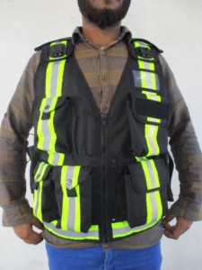 Gilet de sécurité personnalisé de haute qualité OEM, haute visibilité, polyester, unisexe, pour agents de sécurité, logo personnalisé, options de couleur, toutes saisons - Product Image 5
