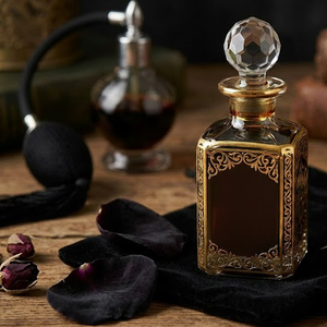 Aceite de Perfume Attar de Rosa Negra Natural Superior, Aroma Floral Rico, Alta Calidad, Consistencia Media a Buen Precio - Product Image 2