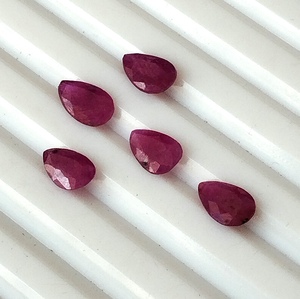 Rubis naturel non chauffé rose-rouge taille poire 7x5 mm, calibré, 5 pièces, facettes, provenance Mozambique, pierre précieuse en vrac, 3,55 carats - Product Image 2