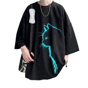 T-shirt noir surdimensionné pour homme avec imprimé chat blanc, manches courtes, col rond, style streetwear, tissu jersey respirant, coupe ample - Product Image 2