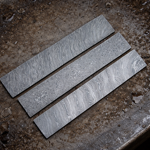 Acier Damas, tous les motifs disponibles : barre billet, torsadée, goutte de pluie, plume, pour la fabrication de couteaux, couteaux de plein air. - Product Image 1