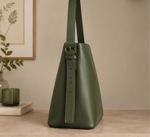 Sac fourre-tout en cuir véritable pour femme, design minimaliste, bandoulière, grande capacité, usage quotidien, couleur verte - Product Image 4