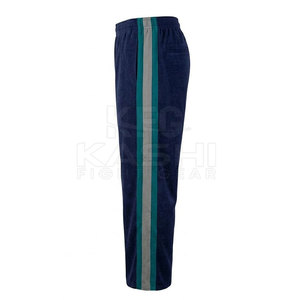 Kimono de karaté personnalisable pour l'entraînement, unisexe, offrant souplesse et soutien pour la pratique des arts martiaux, logo sur le devant, 100% coton - Product Image 5