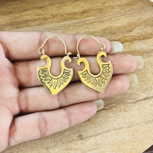 Último Diseño de Pendientes de Aro Geométricos Boho, Joyería Tribal de Latón para Mujer, Chapado en Oro de 18k, Diseño de Escudo Grabado, Venta al por Mayor/OEM/ODM - Product Image 3