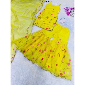 Magnifique ensemble haut-bas et dupatta taille XS pour une tenue de soirée élégante - Product Image 3