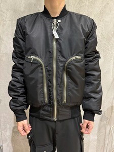 Blouson bomber en nylon noir pour homme, fermeture éclair, coupe-vent, respirant, broderie, logo personnalisé, vêtements d'extérieur pour l'hiver - Product Image 3