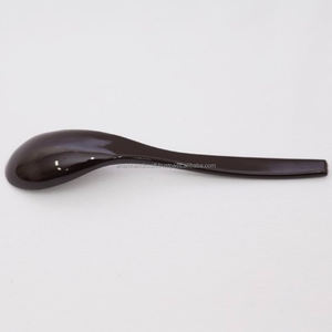 Cuchara de cena de resina hecha a mano de la mejor calidad altamente pulida con logotipo personalizado para restaurantes de hoteles en casa, directamente desde la India - Product Image 2