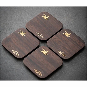 Ensemble de sous-verres carrés en bois écologiques personnalisés, sous-verres en bois de noyer de qualité supérieure, résistants à la chaleur, pour bar, café - Product Image 6