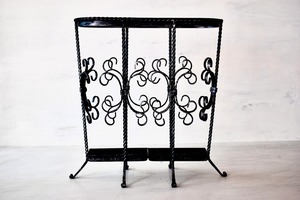 ที่เก็บร่มโลหะสีดำดีไซน์ทันสมัยสำหรับโรงแรม สำนักงาน ร้านกาแฟ และพื้นที่ค้าปลีก โซลูชั่นทางเข้าที่ใช้งานได้จริงและมีสไตล์ - Product Image 3