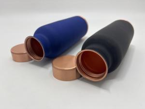Bouteilles d'eau en cuivre coloré artisanales de qualité supérieure, bouteilles à boire en cuivre pur pour la maison, le bureau et les cadeaux - Product Image 5