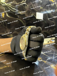 Montre de luxe Iced Out à cadran romain en acier inoxydable avec lunette en diamant VVS cultivé en laboratoire et affichage de la date pour hommes et femmes - Product Image 5