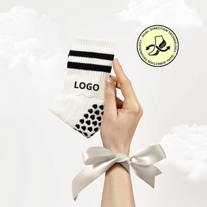 Calcetines de Pilates a Rayas con Logotipo Personalizado, Calcetines Antideslizantes y Transpirables para Mujer, Agarre Bidireccional para Yoga y Pilates - Product Image 4