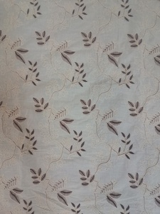 Tissu en coton blanc cassé en gros avec broderie de feuilles brunes et travail de cordon 3D pour vêtements de créateurs et décoration intérieure - Product Image 2