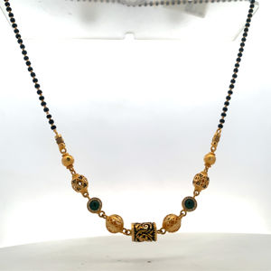 Mangalsutra de Oro Antiguo de 22K con Sello BIS - Collar Tradicional Hecho a Mano con Cuentas Negras en Oro Amarillo 916 - Product Image 6