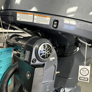 Yamaha F200XD 2025 200 CV avec direction hydraulique intégrée - Product Image 1