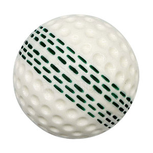 Pelota de Cricket Profesional IBEX HILLS de Cuero con Núcleo de EVA, con Forma Superior, Agarre Mejorado y Vuelo Consistente para Práctica - Product Image 1