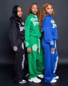 เสื้อสเวตเชิ้ตผ้าฝ้ายลายโลโก้วันวาเลนไทน์สำหรับผู้หญิง ชุดเซ็ต 2 ชิ้น เสื้อแจ็คเก็ตซิปสีชมพู กางเกงขาบาน ชุดวอร์มสำหรับฤดูหนาว - Product Image 5