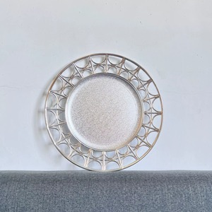 Assiettes de présentation en acier inoxydable plaqué, design décoratif à bordure plaquée, vaisselle de table, assiettes de dîner, design tendance et élégant - Product Image 1