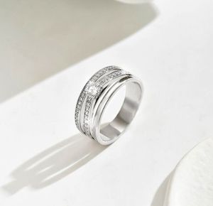 Anillo de Moissanita de Lujo ZAWO HOUSE, Plata 925, Chapado en Oro de 18K, Elegante y Moderno, Unisex, Regalo Perfecto para Bodas, Fiestas y Aniversarios - Product Image 3