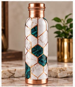 Bouteille d'eau artistique en cuivre, motif mandala bleu et orange, style méditerranéen, gourde portable avec couvercle - Product Image 4