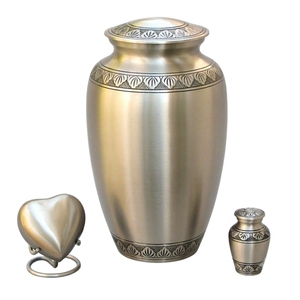 Ensemble d'urnes funéraires artisanales bicolores en étain et or – Grande urne pour adulte, petite urne souvenir et jeton en forme de cœur avec support - Product Image 5