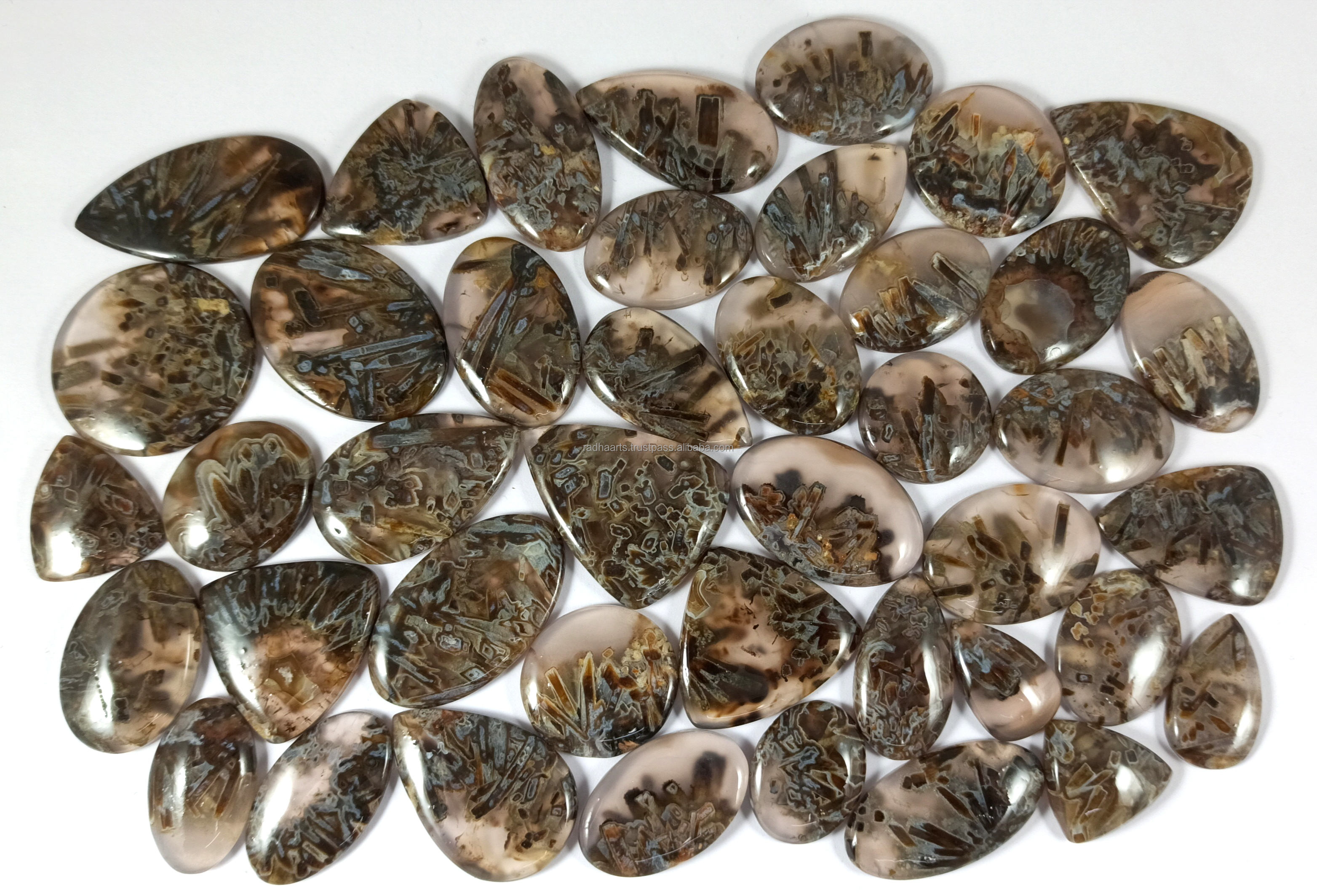 สีน้ำตาล