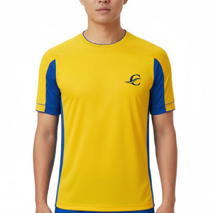 Ensemble maillot et short de football respirant, nouveau style, haute qualité, 100% polyester, couleurs et designs personnalisables - Product Image 1