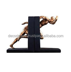 Deux paires de serre-livres en résine unique pour homme de levage Home Decor Sculpture Serre-livres Texture forte et trou de suspension furtif sur le dos. - Product Image 3