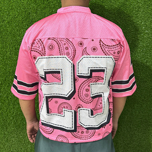 เสื้อยืดคอกว้างพิมพ์ลายสกรีนผ้าตาข่าย แห้งเร็ว ทรงโอเวอร์ไซส์ ทรงบ็อกซี่ เหมาะสำหรับใส่เล่นบาสเก็ตบอล ฟุตบอล สำหรับผู้ชาย - Product Image 2