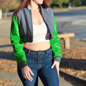 Chaqueta Corta Estilo Universitaria para Mujer, Color Gris Verde, Estilo Bomber, Mangas de Cuero Sintético, Ropa Exterior Informal, Moda Femenina - Product Image 2