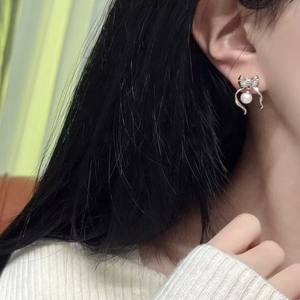 Boucles d'oreilles pendantes en perles d'eau douce naturelles de haute qualité 6-7 mm, style ruban, design nœud, bijoux pendantes à la mode, presque parfaits - Product Image 4