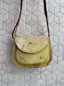 Bolso de Mano Ligero de Cuero Metálico para Mujer, Diseño Artesanal, Estilo Bohemio Gitano, Cuero Auténtico, Vintage, Hecho a Mano, para Uso Diario - Product Image 3
