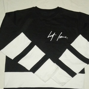T-shirt personnalisé pour homme en coton premium pour collections streetwear, motif géométrique noir et blanc, col rond, décontracté, en coton tricoté - Product Image 1