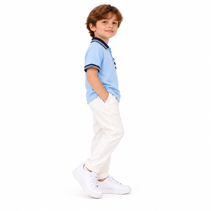 Polo bleu clair pour garçons, col contrastant marine, poche poitrine rayée, manches courtes, haut décontracté en coton pour l'été - Product Image 2