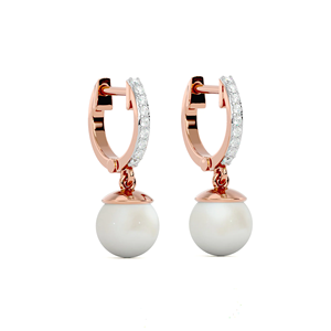 Pendientes clásicos chapados en oro de 18 quilates con perla de imitación y diamantes de talla brillante redonda en engaste de canal para mujer - Product Image 2