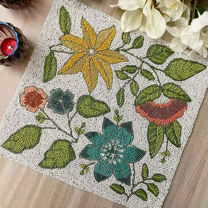 Set de table carré en perles blanches, motif floral multicolore, fait main, en perles de verre, pour salle à manger et cuisine - Product Image 1