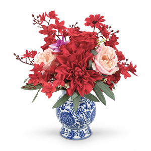 Elegante Arreglo Floral Artificial Mixto Rojo y Rosa Estilo Chinoiserie con Dalias de Seda, Peonías y Orquídeas en Jarrón de Cerámica Hecho a Mano - Product Image 1
