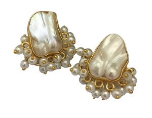 Pendientes de fusión antiguos en Perla real tendencia barroca en latón - Product Image 1