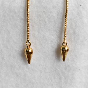Boucles d'oreilles créoles en laiton avec pierres, finition dorée mate, style meenakari, pour filles et femmes, idéales pour les occasions spéciales. - Product Image 4