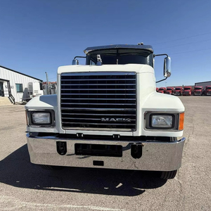 Tracteur routier diesel poids lourd 6x4 avec cabine couchette pour le transport de marchandises et de fret sur longue distance - Product Image 1