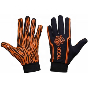 Gants de rugby professionnels durables avec tissu en maille respirant et système anti-transpiration pour les matchs prolongés - Product Image 6