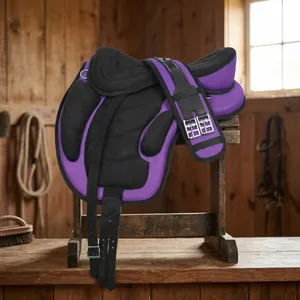 Silla de Montar Inglesa sin Arzón ADEEFA Freemax de Alta Calidad, Sintética, Color Morado, Talla 16'', Disponible al Mejor Precio del Mercado - Product Image 1