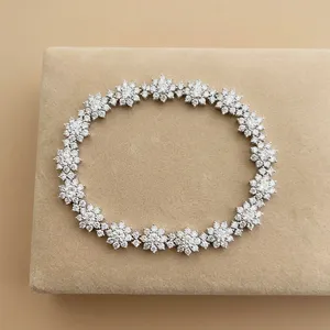 กำไลข้อมือเพชรทรงรีชุบทองคำขาว 14K ยี่ห้อ RAMDUT IMPEX ประดับเพชรเลี้ยงในห้องปฏิบัติการแบบฝังช่อง พร้อมฝาปิดแบบพับได้ รับรองโดย IGI สไตล์ฮิปฮอป - Product Image 4