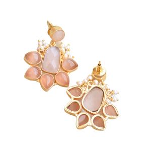 Boucles d'oreilles pendantes en laiton en gros, faites à la main, semi-précieuses, finition laiton satiné, design bohème chic, qualité supérieure, prêtes pour le B2B - Product Image 3