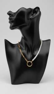 Collar Gargantilla de Oro de 18 Quilates con Perlas, Cadena de Eslabones Asimétricos y Cierre de Anillo en O - Product Image 4