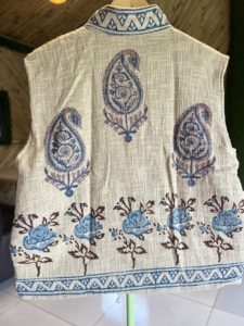 เสื้อแจ็คเก็ตบอมเบอร์แขนกุดลายดอกไม้ถักมือสำหรับผู้หญิงสำหรับฤดูหนาว |   เสื้อคลุมดีไซน์เนอร์สไตล์โบโฮน้ำหนักเบา - Product Image 5