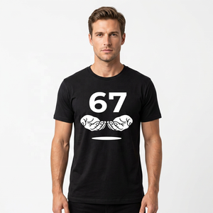 Camiseta Negra de Manga Corta para Hombre con Número 67 y Estampado de Bigote, Cuello Redondo, Corte Regular, Estampado Digital Vintage - Product Image 4